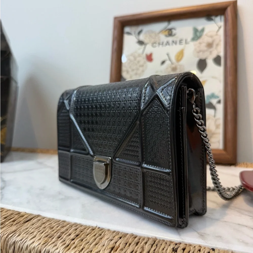 Christian Dior Metallic Patent Micro-Cannage Diorama Wallet on Chain crossbody - Picture 4 of 9